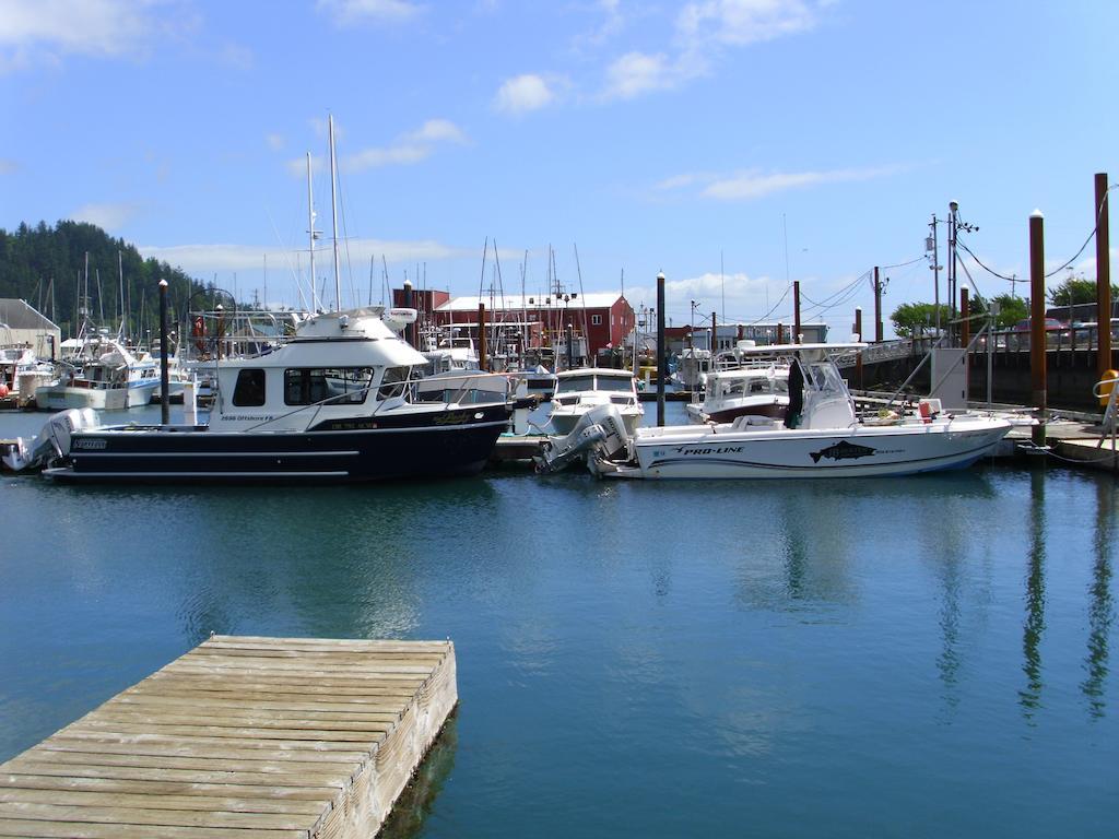 Harborview Inn & Rv Park Garibaldi Buitenkant foto
