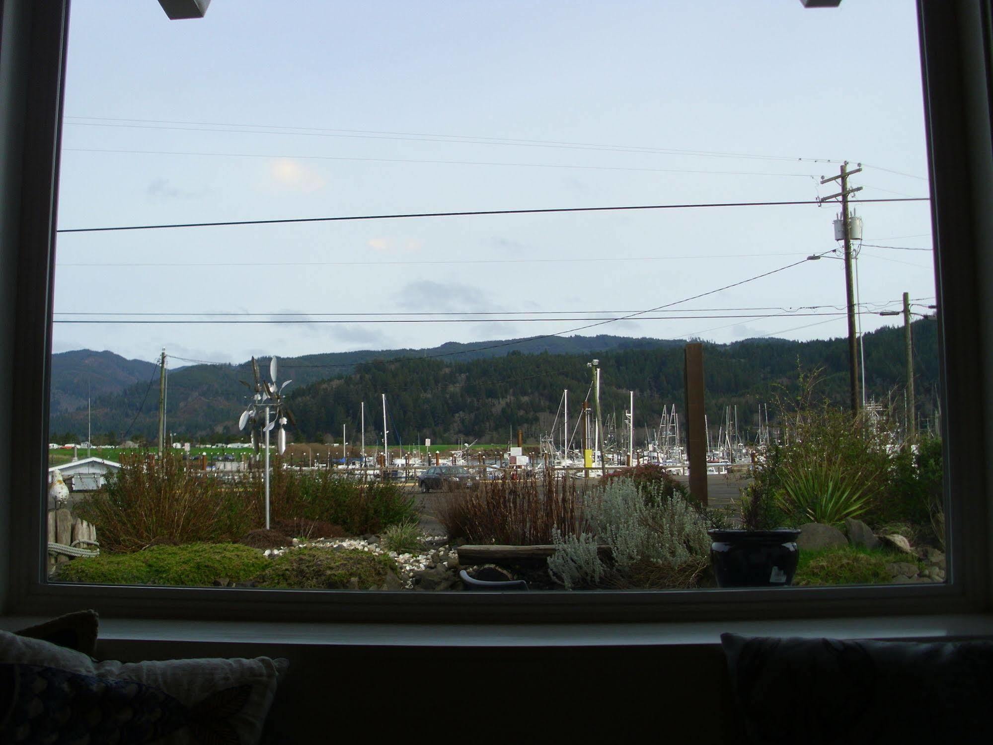 Harborview Inn & Rv Park Garibaldi Buitenkant foto